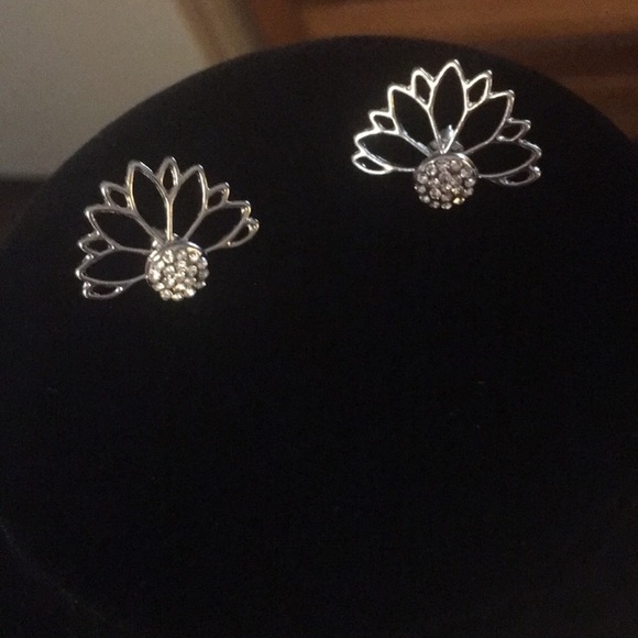 2/$20 super cute silver lotus earrings - Picture 3 of 6